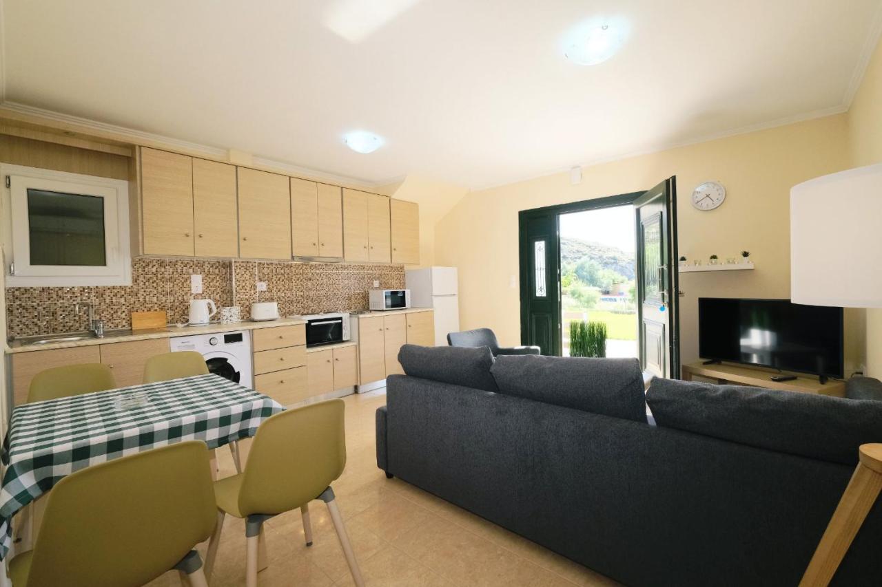 Captains View Apartments Plati  Exteriör bild